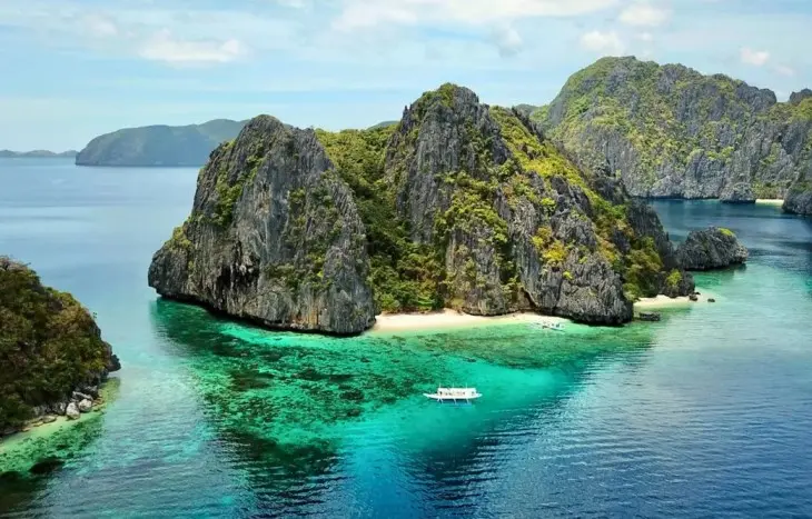 Discover El Nido: Hidden Lagoons, White Sand Beaches and Unforgettable Adventures